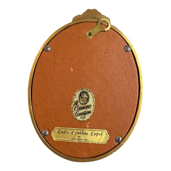 Vintage CAMEO CREATION Wall Plaque Lady Cynthia Capel By John Hayter Oval Glass - Picture 3 of 6